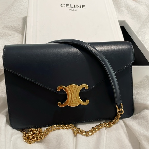 100% authentic Celine Wallet on a Chain 100% Calfskin leather. Color NAVY BLUE - Picture 2 of 9